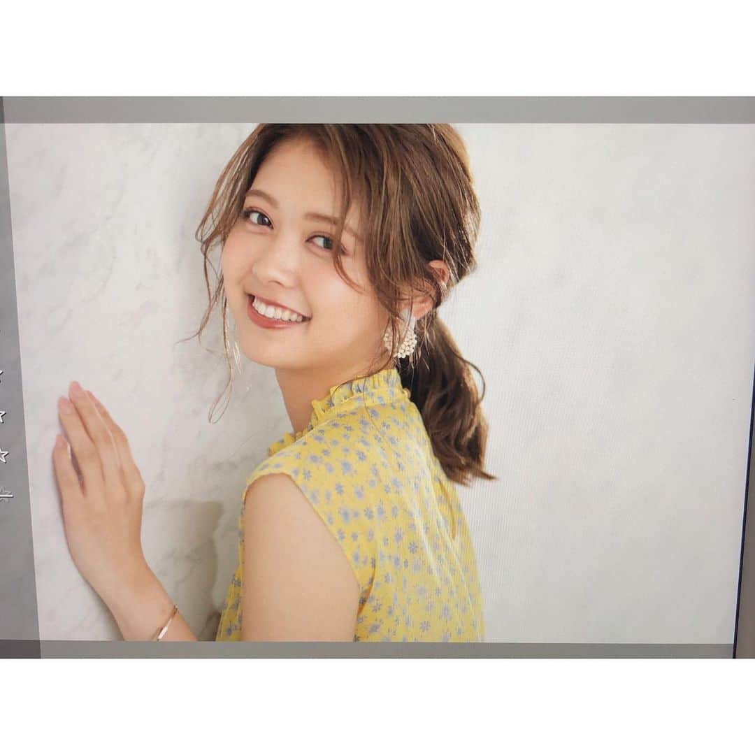 松元絵里花さんのインスタグラム写真 - (松元絵里花Instagram)「* おはようございます☀︎ 最近読んでいた本に 「愛される存在になりたければ、 まずは愛することから始めなさい。」って 書いてありました。 何事も思いやりですね♡ ギブアンドテイクだけど、求めちゃいけない。 この言葉を見た時に真っ先に思い浮かんだ のは大好きな祖母でした☺︎ やっぱり最高のおばあちゃんです。 はぁ。会いたいな、、、♡ #erika」5月29日 8時17分 - matsumoto_erika