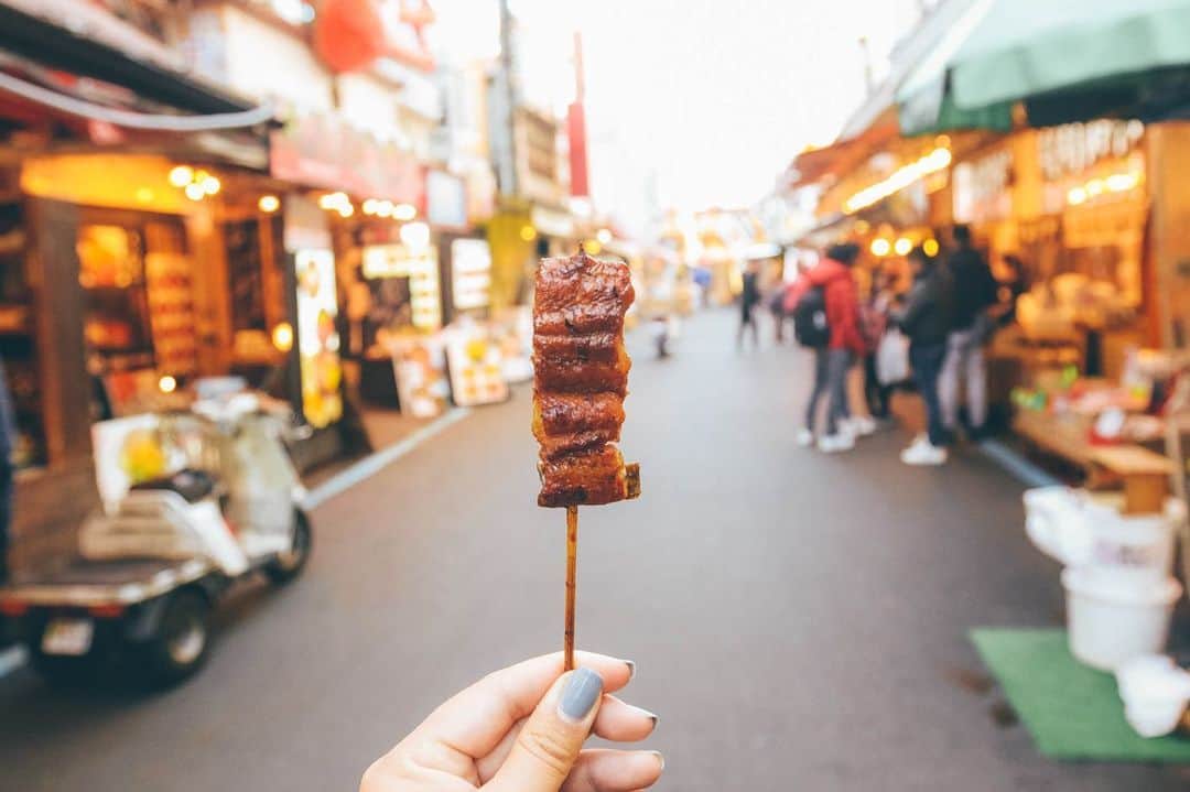 ハワイアン航空さんのインスタグラム写真 - (ハワイアン航空Instagram)「#Tokyo, the world’s most populous area and Japan’s capital, offers an array of food with a specialty in seafood. Tsukiji Market may be closed but check out the outer market for amazing and cheap street food.  We fly nonstop to Tokyo (#HND, #NRT) from Honolulu (#HNL) daily and between Tokyo (HND) and Kona (#KOA) three times weekly. #TravelTuesday」5月29日 9時02分 - hawaiianairlines
