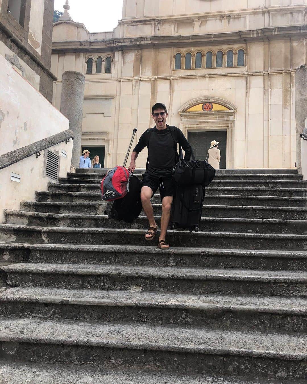 ジェイソン・ブラウンのインスタグラム：「...And the trek home begins!! 👣 Love these last few weeks, but it’s time to get back to work!! The next ⛸ season awaits! ✨」