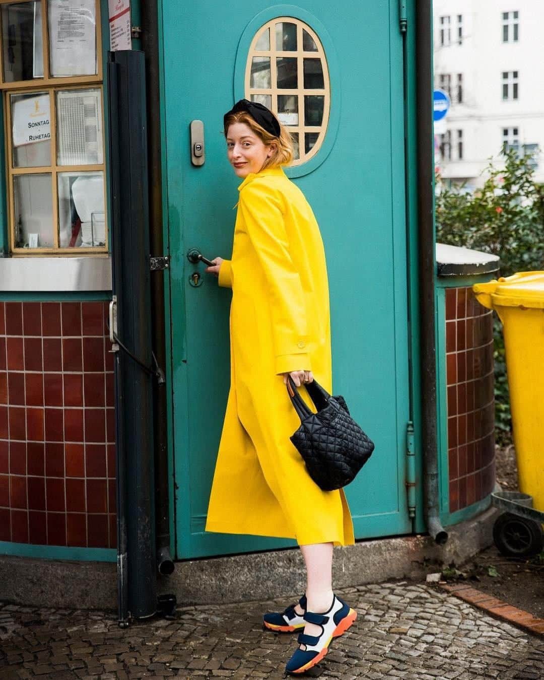 MZウォレスさんのインスタグラム写真 - (MZウォレスInstagram)「Our friend @stella_vonsenger with the Black Mini Metro Tote for @voguespain. #CarryYourDay」5月29日 9時50分 - mzwallacenyc