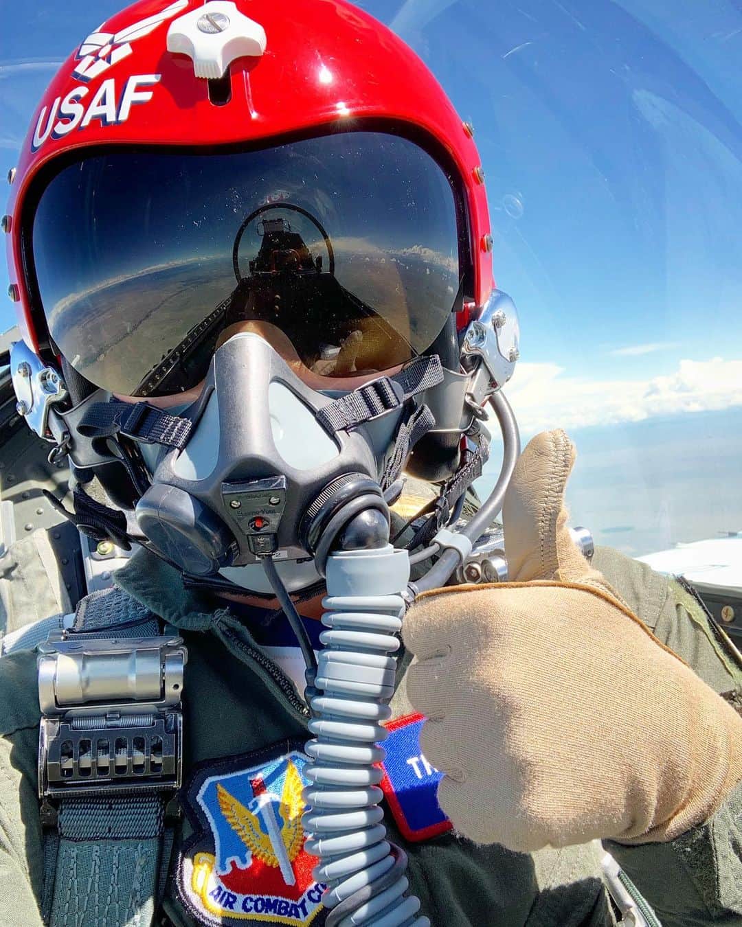 ミカエラ・シフリンのインスタグラム：「Wish you could see how much I’m smiling under this mask. 🙌🙌 #airforce #usafa」