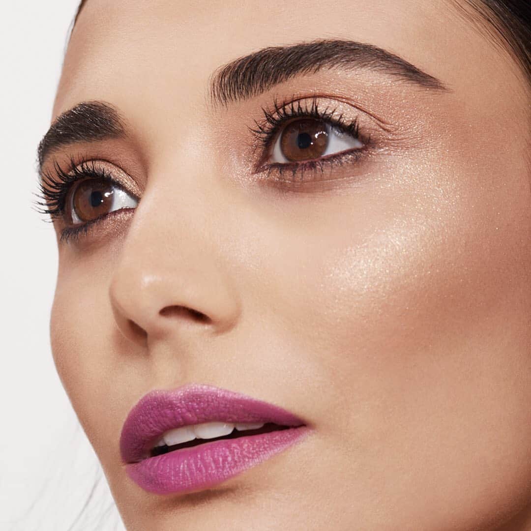 資生堂さんのインスタグラム写真 - (資生堂Instagram)「Balance bright lips with a brilliant glow. Pair ColorGel LipBalm in Azalea with Aura Dew in Aurora for a bold look that feels barely there. #visiblefeelsinvisible #shiseidomakeup」5月29日 10時12分 - shiseido