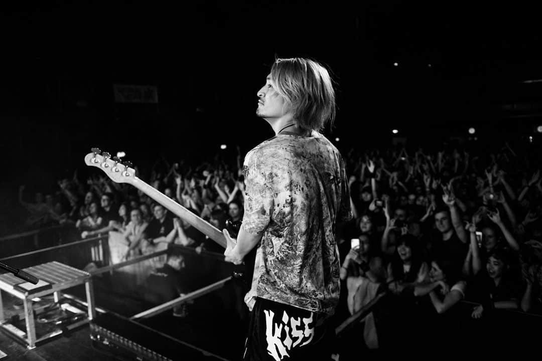 Ryota さんのインスタグラム写真 - (Ryota Instagram)「Thank you everyone for coming to our shows! I've had fun on this tour!  See you next time! 😎🤘 Photo by @jamiecarterfilms 📸」5月29日 10時11分 - ryota_0809