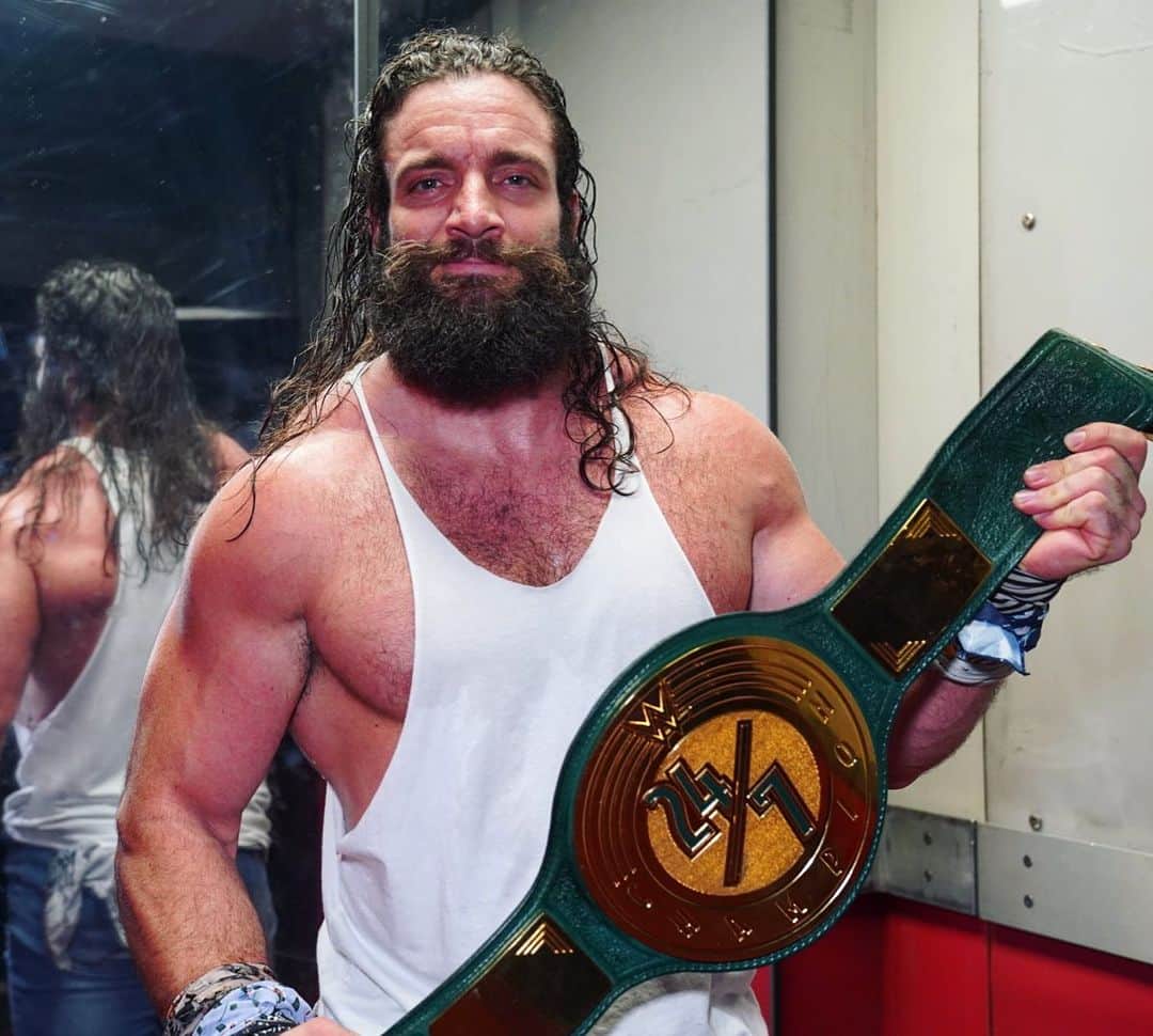 WWEさんのインスタグラム写真 - (WWEInstagram)「And just like that we have a brand new 24/7 Champion!  @iameliaswwe doesn’t have much time to celebrate as he will team with @dmcintyrewwe to face @ronkillings1 & @romanreigns. #SDLive」5月29日 10時14分 - wwe