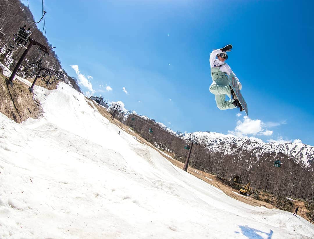 岡本圭司さんのインスタグラム写真 - (岡本圭司Instagram)「Asami-san no tweak🌪️ 優しくて面白い女の子～  #snowboarding  #backtopark #werideforever」5月29日 10時28分 - hywod_kj