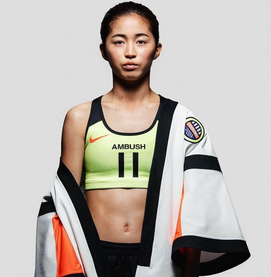 YOONさんのインスタグラム写真 - (YOONInstagram)「@Nike x @AMBUSH_official unisex hybrid football jersey to celebrate 2019 FIFA Women's World Cup next month 🌎🌍🌏⚽️ Modeled by Japanese footballer Shimizu Risa . MAKE EACH GAME YOUR MASTERPIECE .  #nike #nikewomen  #ambush #womensworldcup #fifawwc」5月29日 10時32分 - yoon_ambush