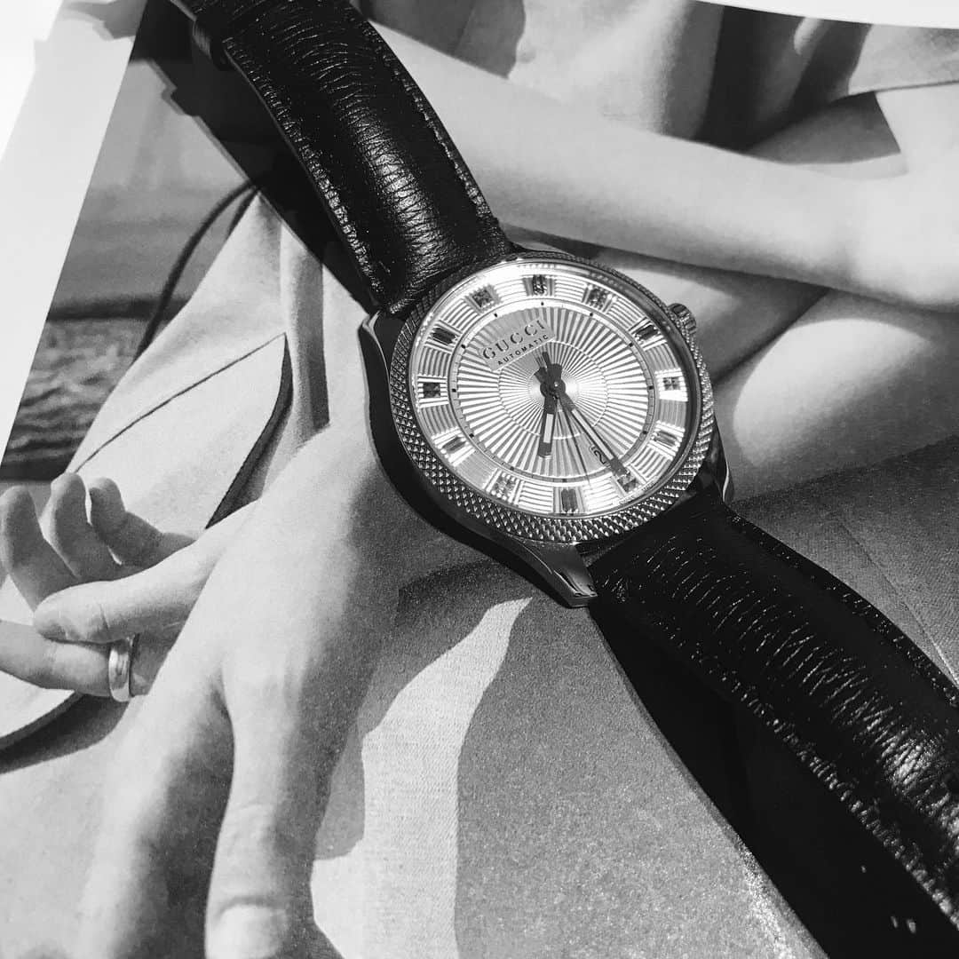 みっきーのインスタグラム：「﻿ ﻿ my fav⌚️﻿ ﻿ ﻿ ﻿ #gucci﻿ #eryx﻿ #置き画﻿ #時計  #腕時計  #miiiiickystyle」