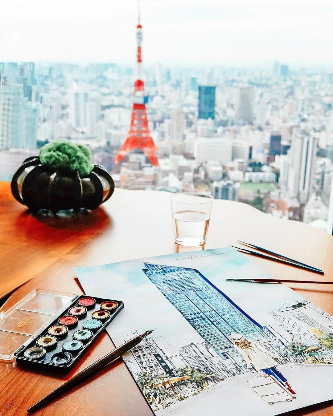 Andaz Tokyo アンダーズ 東京さんのインスタグラム写真 - (Andaz Tokyo アンダーズ 東京Instagram)「Can’t help but be inspired by the view from the top 🌟🗼 • 📍: Toranomon Hills Tower, 50F 📸➕🎨 by @autumn.ying」5月29日 20時12分 - andaztokyo