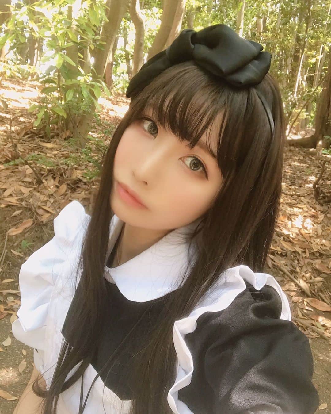 しらほしなつみさんのインスタグラム写真 - (しらほしなつみInstagram)「❤︎ BLACK ALICEはなんで黒い服を着てるかというと、喪服の意味を込めてるの。 詳しくは夏コミ写真集で！！ ・ #アリス #alice #aliceinwonderland #コスプレイヤー #コスプレ #cosplay #cosplaygirl #cosplayer #japan #japanesegirl #kawaii #otaku #maid #メイド #ウィッグ #カラコン #instagood #follow #followme #フォローミー #粉我 #动漫 #角色扮演 #角色扮演者 #팔로우 #셀스타그램 #코스프레 #애니메이션」5月29日 20時31分 - shirahoshi.natsumi