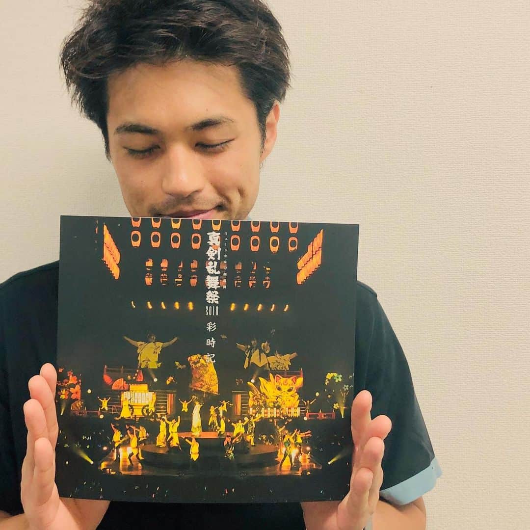 佐伯大地さんのインスタグラム写真 - (佐伯大地Instagram)「﻿ 本日発売です！！﻿ ﻿ 僕も今日観ますので、皆様も要チェックでお願いします🦁﻿ ﻿ #真剣乱舞祭2018﻿ #DVD﻿ #Blu-ray﻿ #彩時記」5月29日 20時46分 - saeki_daichi_official