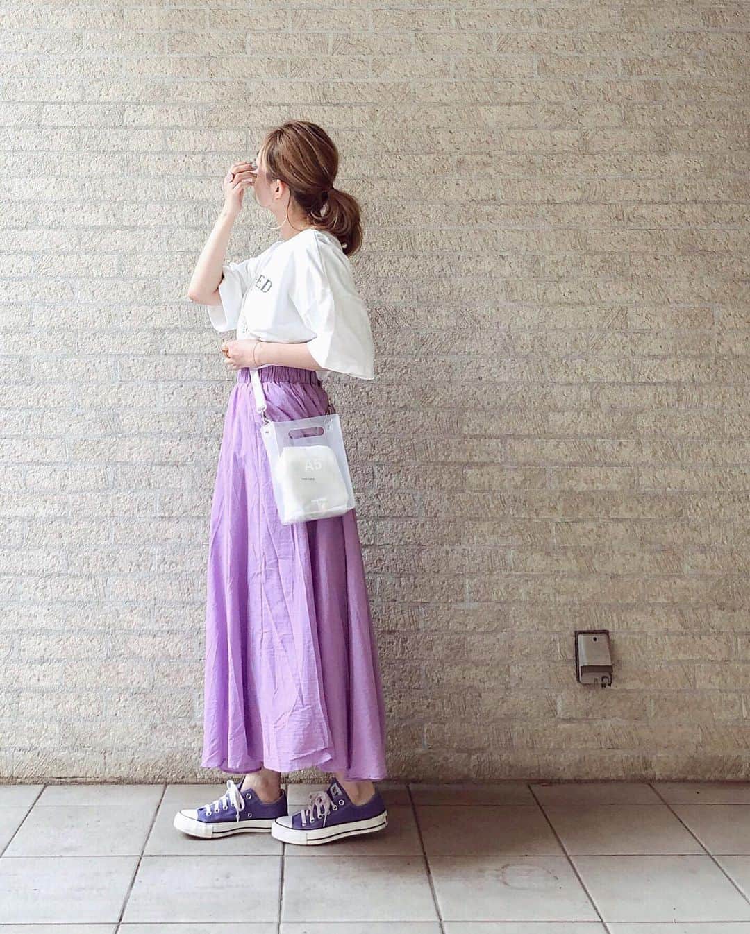 nanaさんのインスタグラム写真 - (nanaInstagram)「ㅤ ㅤ 2019.5.29 Wed #nanacoordinate 𓇼 ななコ 🐼ㅤ ㅤ ㅤ purple 𓇬 white 𓂅 blogに詳しく書きます✎*。 ━━━━━☞blogへはtopからﾄﾍﾞﾏｽ𓅩𓂃 ㅤㅤ ㅤ @real_cube のﾌﾜﾝﾌﾜﾝなｽｶｰﾄ𓂃 ﾒｯﾁｬ好き❤︎ 去年はｺｲﾊﾟｰﾌﾟﾙで、今年2枚目はﾗﾍﾞﾝﾀﾞｰget𓂬 軽い着心地も良き𓀠𓀠  ㅤ ㅤ  ㅤ  ㅤ  ㅤ ㅤ ㅤ ㅤ #realcube  #realcubefashionista  #リアルキューブ #converse #パーカー#プリーツスカート #outfit #fashion #ootd #coordinate #大人カジュアル  #locari mery  #beaustagrammer  #シンプルコーデ #プチプラコーデ  #mineby3mootd #instafashion #fashionblogger #fashionista #데일리록 #코디 #옷스타그램 #멋스타그램 #穿搭 #오오티디  #패션스타그램일상 ㅤ  ㅤ  ㅤ ㅤ ㅤ ㅤ」5月29日 20時47分 - nanapanda517