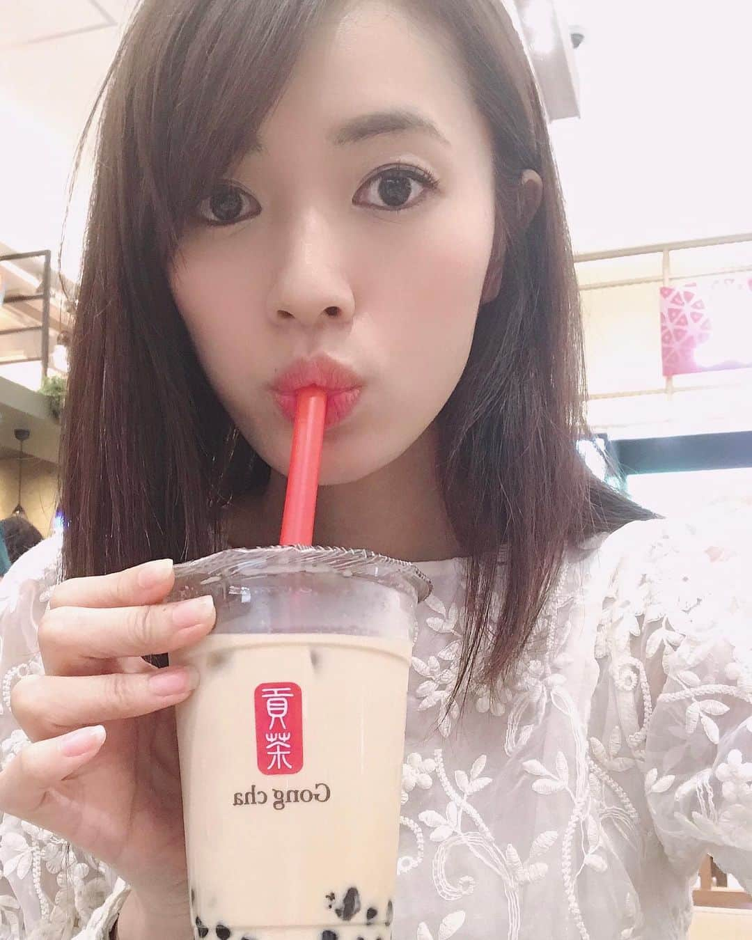 渡辺安里さんのインスタグラム写真 - (渡辺安里Instagram)「若者がこぞって飲んでる噂の飲み物🥤ゴンチャ。 初めて飲みました👏 名古屋にもたくさん専門店出来てるけど、、、空いてから飲もうかな😂笑 #ゴンチャ#タピオカ#タピオカブーム#タピオカって昔からあるよね？#でも#美味しかった#紅茶#名古屋#モデル#名古屋モデル#model#japan#nagoya#gongcha#milktea」5月29日 20時48分 - anriwatanabe