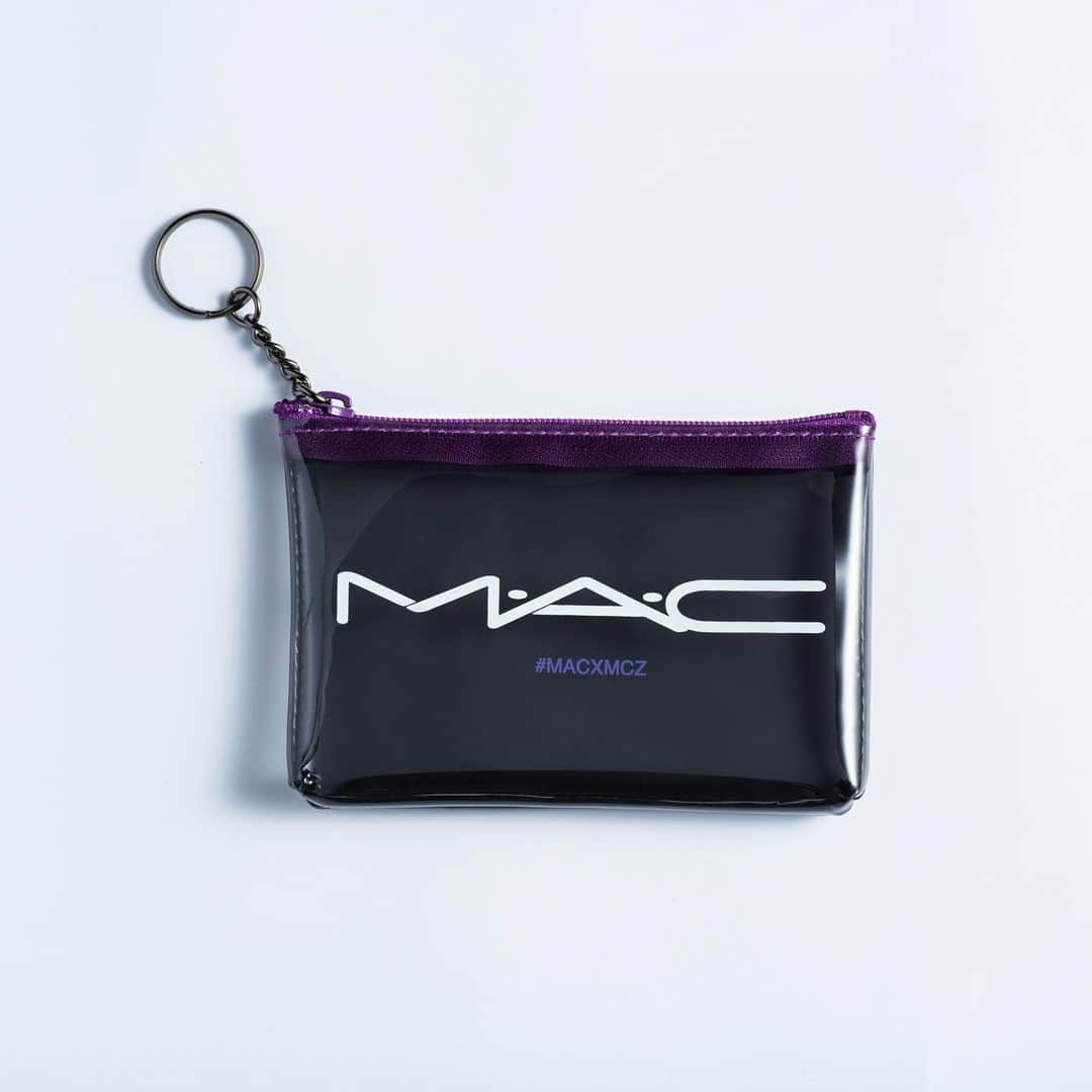 M∙A∙C Cosmetics Japanさんのインスタグラム写真 - (M∙A∙C Cosmetics JapanInstagram)「⠀ いよいよ5/31より、ももいろクローバーZ とM·A·C がコラボレーションしたビジュアルの展開がスタート✨ メイクアップカードとポーチは、何色が出るのかお楽しみ・・・❤️ #MACXMCZ ⠀ #MACXMCZ オリジナルポーチ&メイクアップカードプレゼントキャンペーン M·A·C 公式オンラインショップ、全国のM·A·C 店舗にて対象製品（ヒント オブ カラー リップ オイル又はダズルシャドウ）を１点以上ご購入の方にメイクアップカードを、対象製品を含む3,500 円（税抜）以上ご購入の方にオリジナルポーチをプレゼント！ ⠀ *公式オンラインショップ先行開始　5/30（木）AM10:00～なくなり次第終了 *全国店舗　5/31(金) ～ 6/19(水) *全国のM·A·C 店舗にて各日ごとに先着順で限定枚数を配布予定 *メイクアップカード及びポーチのプレゼントはオンラインショップ、店頭共にお1人様1会計(合算不可)につき各1回まで *メイクアップカード及びポーチの種類はお選びいただけません。 ⠀ ↓↓掲載製品↓↓ [ヒント オブ カラー リップ オイル] キャンディ ドロップ [ダズルシャドウ] フィール ザ フィーバー ⠀ ⠀ ⠀ ⠀ ⠀ ⠀ #MACCosmeticsJapan #MACコスメ #MACCosmetics #MAC #コスメ #メイク #ももいろクローバーZ #ももクロ #momoirocloverz #MCZ #コラボ #コラボレーション #限定 #キャンペーン」5月29日 21時00分 - maccosmeticsjapan