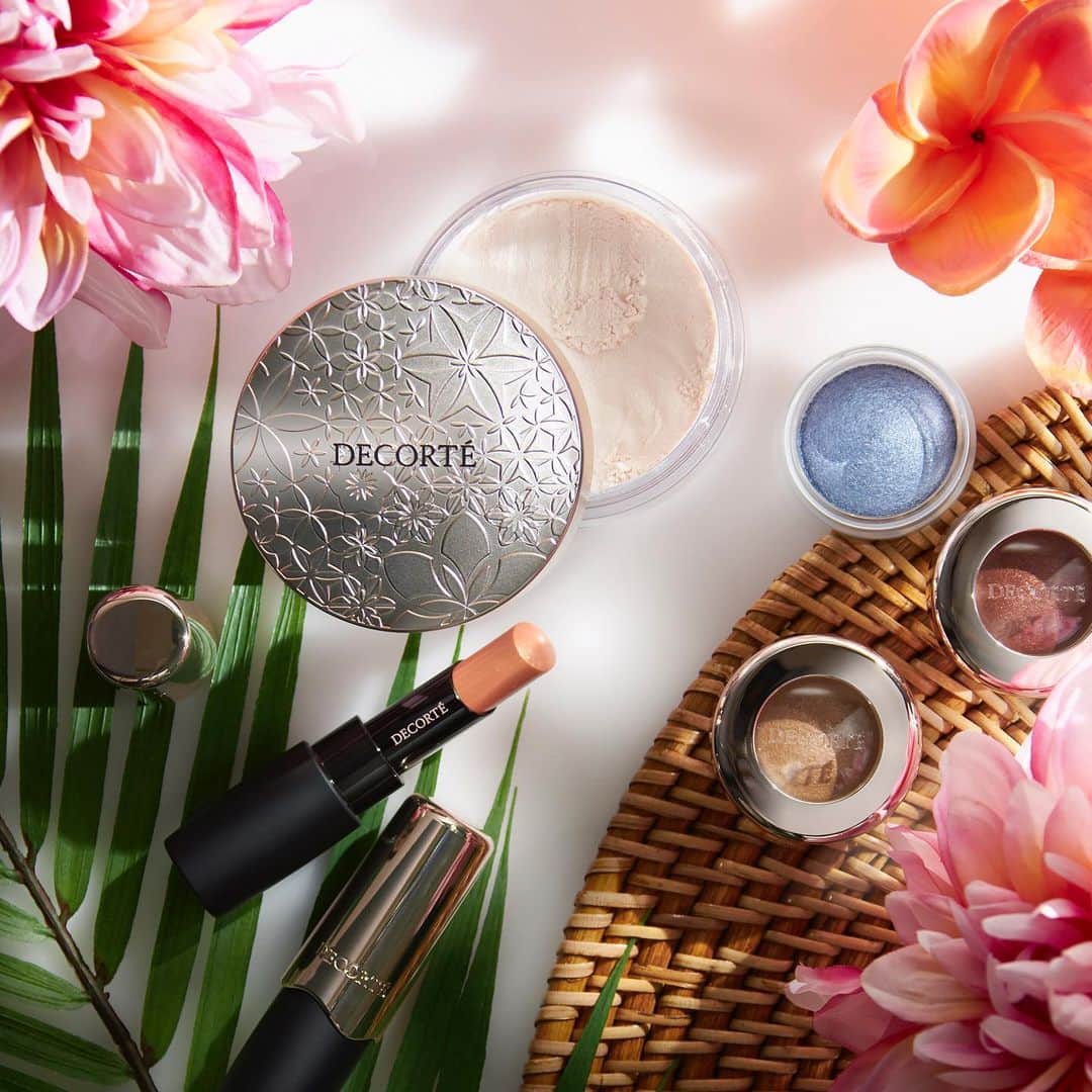 DECORTÉさんのインスタグラム写真 - (DECORTÉInstagram)「Colorful bling for spring!🌸 DECORTÉ makeup allows you to embrace the season with vibrant choices including The Rouge Lipsticks and Eye Glow Gem shadows. Finish your look with DECORTÉ Loose Powder to give your face a silky, moist shimmer. .  #Decorte #makeup #eyeshadow #beautysecrets #madeinjapan #Kose #lipstick #lips #eyeshadow #facepowder #loosepowder #spring #freshbeauty #flowerpower #floralinspirations」5月29日 21時00分 - decortebeauty