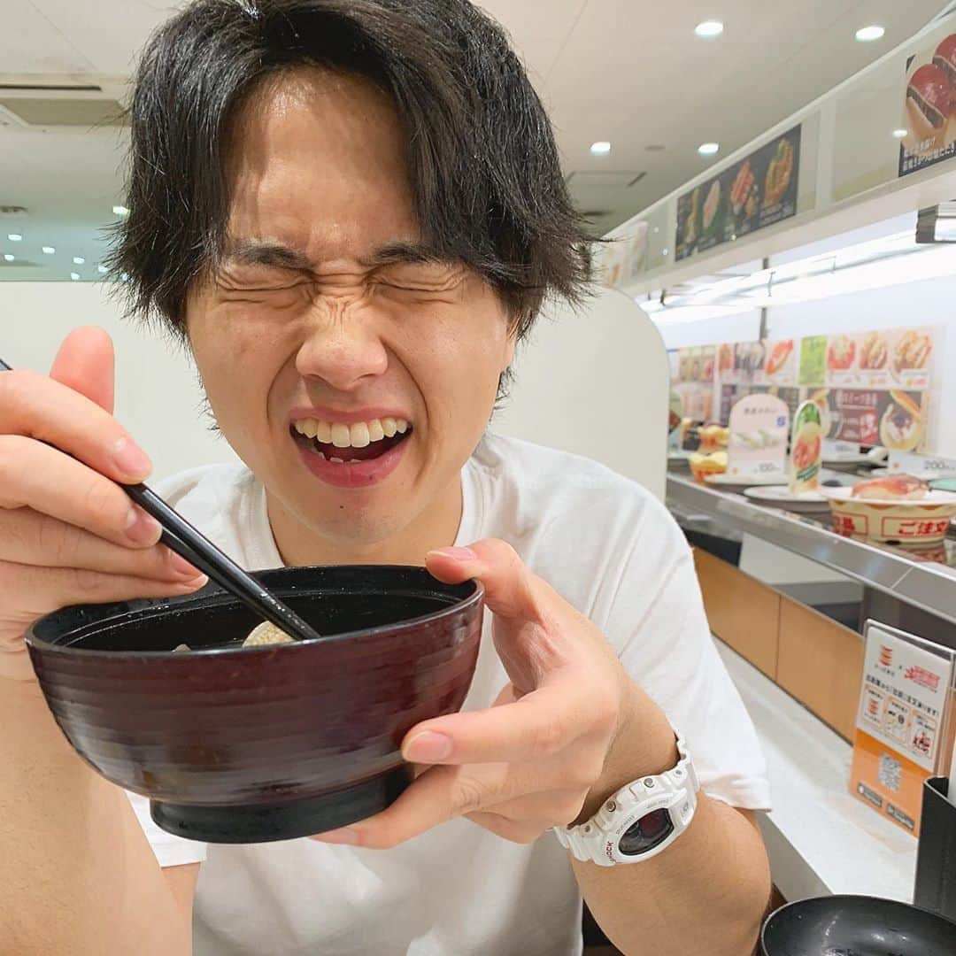 かわうちきっぺいのインスタグラム：「みそしるうめぇ #かっぱ寿司 #の #タピオカ #のみにきた」