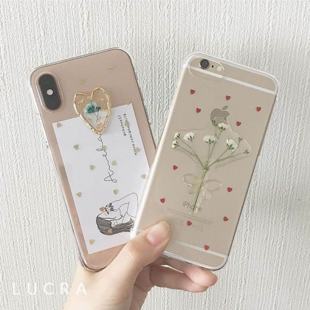 LUCRA（ルクラ）さんのインスタグラム写真 - (LUCRA（ルクラ）Instagram)「次のiPhoneケースはこれに決まり！♥ お花とハートの組み合わせがかわいいこのケースは @chohee37 さんが販売しているものです🌼 ㅤㅤㅤ  Photo by @chohee37  ㅤㅤㅤ  #ドライフラワー#スマホケース#ビンテージフラワーㅤㅤㅤㅤㅤㅤㅤㅤㅤㅤㅤ  ㅤㅤㅤ  LUCRA公式Instagram上で紹介させて頂くお写真を募集中！写真に#lucrajp をつけるかタグ付けして投稿してくださいね♡ ㅤㅤㅤ  #ファッション #コーディネート#お洒落さんと繋がりたい#インスタ映え#コーデ#置き画クラブ#置き画#置き画倶楽部#l4l#f4f#instagood#fff#lfl#like4likeback#like4me#いいね返し#香水#置き画#置き画倶楽部#置き画くら部#iPhoneケース#iPhoneカバー#ハンドメイド#ハンドメイドiPhoneケース#ハンドメイドケース」5月29日 21時09分 - lucra_app