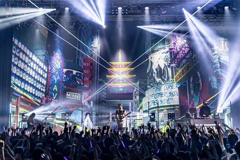 のインスタグラム：「関東ラジオ初公開！！5月30日（木）J-WAVE「STEP ONE」(9:00-13:00) 10時台にて「No Sleep Till Tokyo」オンエア決定！！ . https://www.j-wave.co.jp/original/stepone/ . ． Photo by: @alexanderwitmer ． 【リリース情報】 MIYAVI NEW ALBUM 💿 NO SLEEP TILL TOKYO 7.24 Release!! . 【ライブ情報】 MIYAVI Japan Tour 2019 “THE OTHER SIDE“ . 【開催日時】 6/2(日)  北海道／Zepp Sapporo . MIYAVI North America Tour 2019 “NO SLEEP TILL TOKYO” . 7/25 - Vancouver | Vogue 7/26 - Seattle | Neptune’s 7/27 - Portland | Crystal Ballroom 7/29 - San Francisco | Slim’s 7/30 - Santa Ana | Observatory 8/13 - Chicago | House of Blues 8/16 - Toronto | Queen Elizabeth Theatre 8/17 - Montreal | Otakuthon Festival 8/19 - New York | Sony Music Hall  8/24 - Atlanta | The Masquerade  With more cites/dates to be added! ． MIYAVI ファンクラブ ”MYV CREW” 2019年度会員受付中！！ . MIYAVI Fan Club“MYV CREW”2019 Membership Admission and Renewal Information . ご入会方法はこちら⬇︎ http://myv382tokyo.com/myvcrew/about.html ． #MIYAVI #stepone813 #jwave #Japan #Tour #2019 #THEOTHERSIDE #Live  #SS3 #Nagoya #Tokyo #Osaka #Fukuoka #Sapporo #名古屋 #東京 #大阪 #福岡 #札幌 #NoSleepTillTokyo #NSTT」