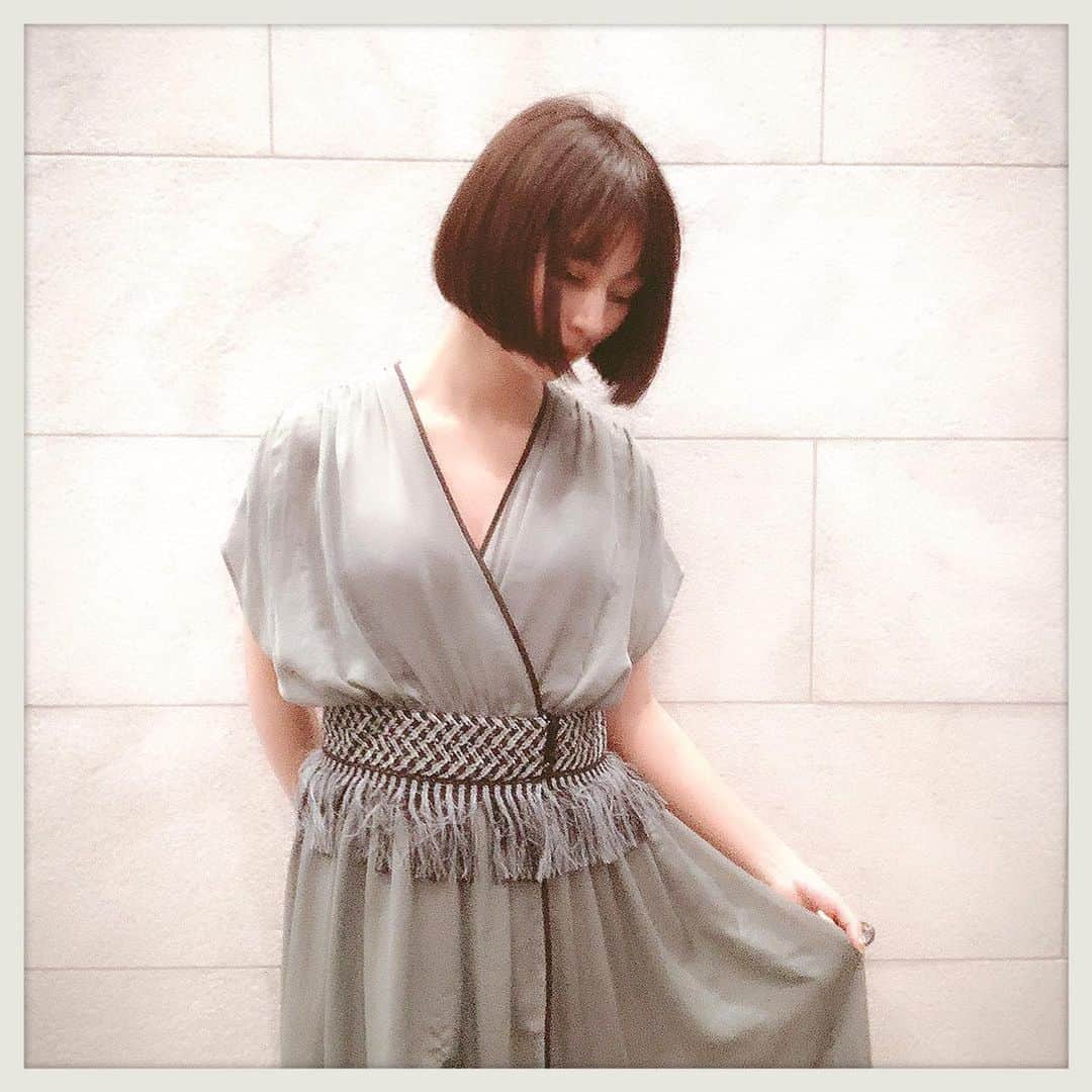 知華さんのインスタグラム写真 - (知華Instagram)「2019.05.29 スターウォーズみたいな服。 👗#EBONY  #スターウォーズ #着飾る愉しみ #fashion」5月29日 21時12分 - tomoca1204