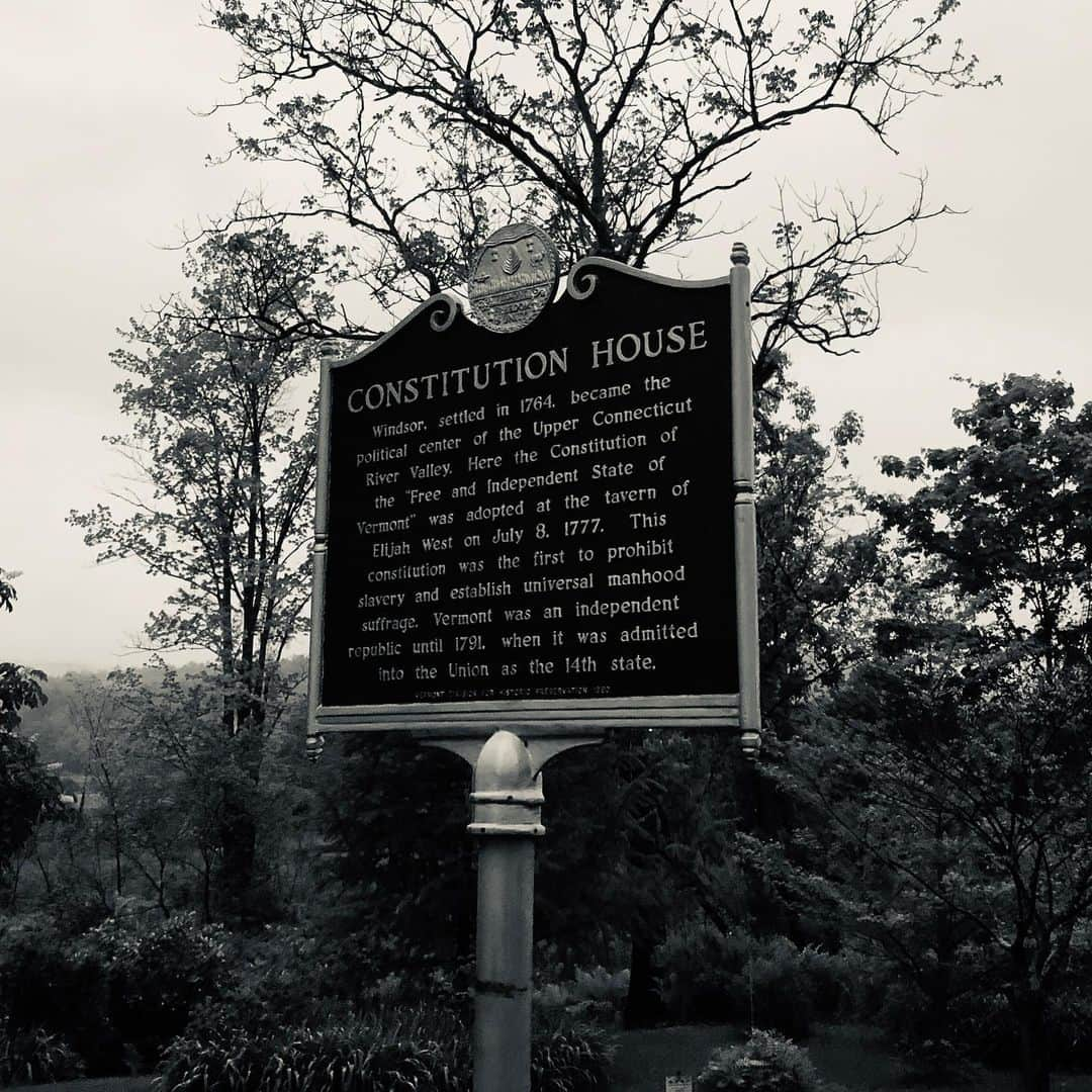 ロバート・パトリックさんのインスタグラム写真 - (ロバート・パトリックInstagram)「The Constitution House July 8, 1777. Once owned by Samuel Patrick. #ancestory #heritage #vermont #windsor #revolutionarywar #america」5月29日 21時20分 - ripfighter