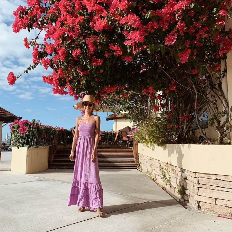 esutoreja_risaribonさんのインスタグラム写真 - (esutoreja_risaribonInstagram)「待ってました👏👏👏 私達のめちゃくちゃお気に入りワンピース‼︎ 背中部分に絞りがあり、ギュッとやるとヒール履かないで155cmの私は引きずらなかったyo💫 #esutoreja 29日20時〜 ストーリーに新作上がってます💗」5月29日 12時35分 - esutoreja_risaribon