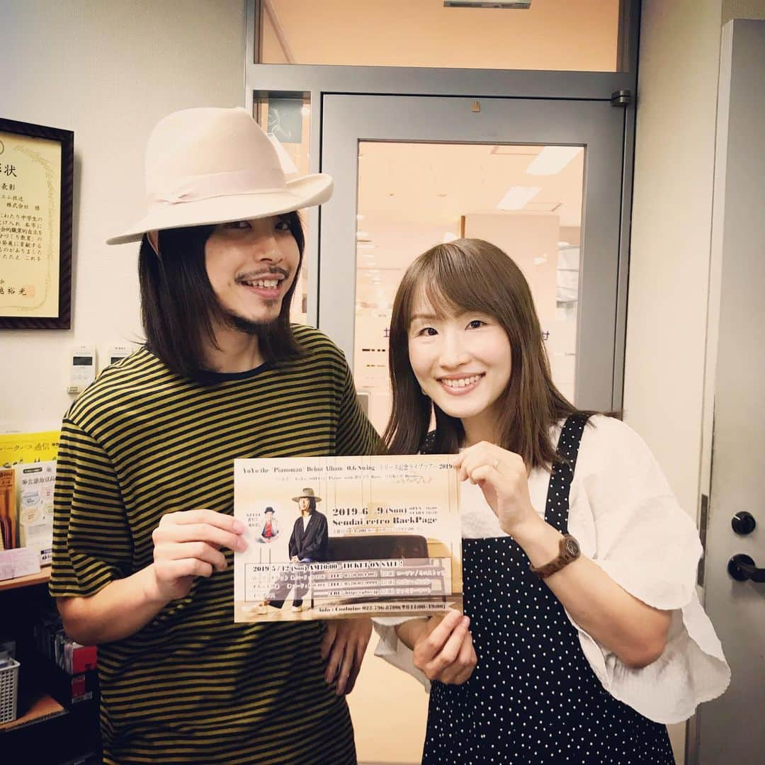 YoYoさんのインスタグラム写真 - (YoYoInstagram)「4年ぶりに！仙台に来ております！！^ ^ 先程fm いずみ へラジオ生出演しました！朝からですが、、もう、、接点の数々に大盛り上がりっ、導かれてます完全に。ありがとうございました！！ これからDate fmへおじゃまします！ 本日のラジオ生ゲスト出演は4つ！！沢山お話をさせていただきます(ﾟ∀ﾟ) 仙台エリア〜ソッファミ〜、懐かしい曲もかかります♫是非お聴きください♫  #soffet #yoyo #yoyothepianoman」5月29日 12時37分 - yoyo_soffet