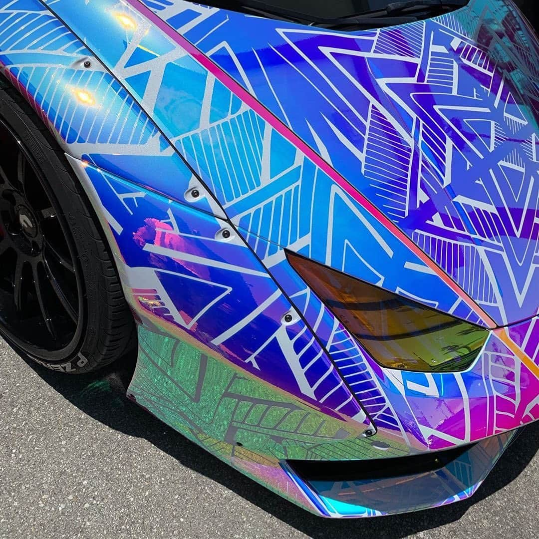 CARLiFESTYLEさんのインスタグラム写真 - (CARLiFESTYLEInstagram)「Crazy looking wrap done by @rdbla for @chrisbrownofficial’s Liberty Walk Huracan. What do you think? #carlifestyle @autoplay Network」5月29日 12時50分 - carlifestyle