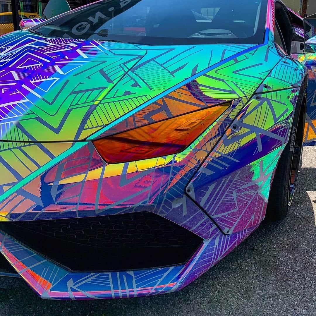 CARLiFESTYLEさんのインスタグラム写真 - (CARLiFESTYLEInstagram)「Crazy looking wrap done by @rdbla for @chrisbrownofficial’s Liberty Walk Huracan. What do you think? #carlifestyle @autoplay Network」5月29日 12時50分 - carlifestyle