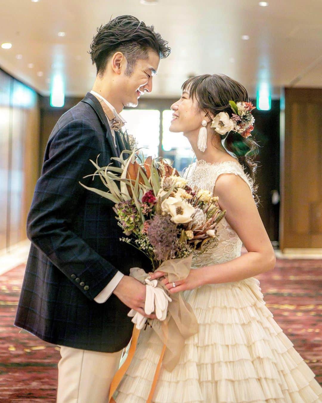 JUNO TENJINさんのインスタグラム写真 - (JUNO TENJINInstagram)「real wedding  東京會舘にてお式をされた花嫁さまより 素敵なお写真が届きました。  クラシカルかつ、モダンな着こなしが美しい花嫁様。 ---------------------------------------------------- #junowedding  #junodress  #juno天神本店 @inesdisanto  #weddingdress #ウェディングドレス #結婚式 #プレ花嫁 #ドレス試着  #イネスディサント  #ウェディングドレス  #福岡プレ花嫁 #東京プレ花嫁 ---------------------------------------------------- 提携会場以外の花嫁様も お得にドレスレンタルいただけます✨ お気軽にお問い合わせくださいませ。 092-736-3412」5月29日 12時57分 - juno_tenjin