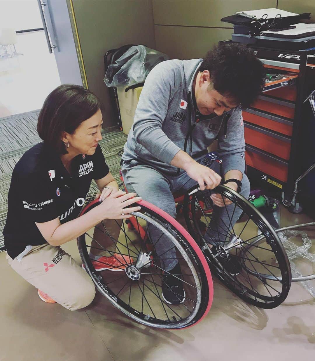 田中ウルヴェ京さんのインスタグラム写真 - (田中ウルヴェ京Instagram)「車いすバスケットボール男子日本代表合宿で稚内に来ています。 今回はメンタルトレーニングだけではなくタイヤ管理の仕事もさせて頂くことに昇格しました。🤣 上野さん、ありがとうございます。🙏🙇‍♀️ #wheelchairbasketball #mentaltraining」5月29日 13時16分 - miyako.tanaka.oulevey