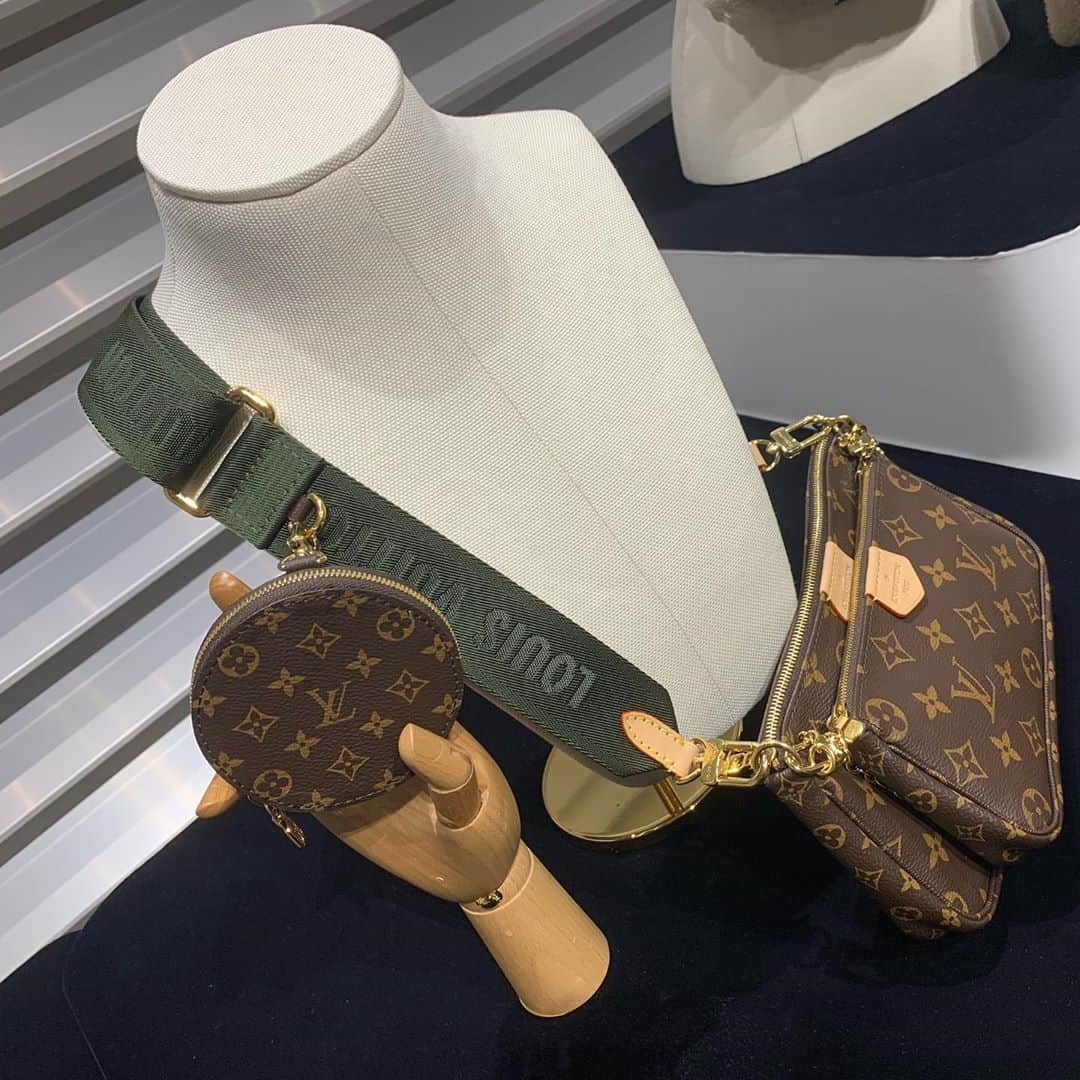 桐谷美玲さんのインスタグラム写真 - (桐谷美玲Instagram)「LOUIS VUITTON 19aw collectionのプレゼンテーションにご招待いただき、麻友と行ってきました😌 あーもうほんとに可愛かった💕モコモコと斜めがけのバッグ達がお気に入り🤤 #louisvuitton」5月29日 13時38分 - mirei_kiritani_