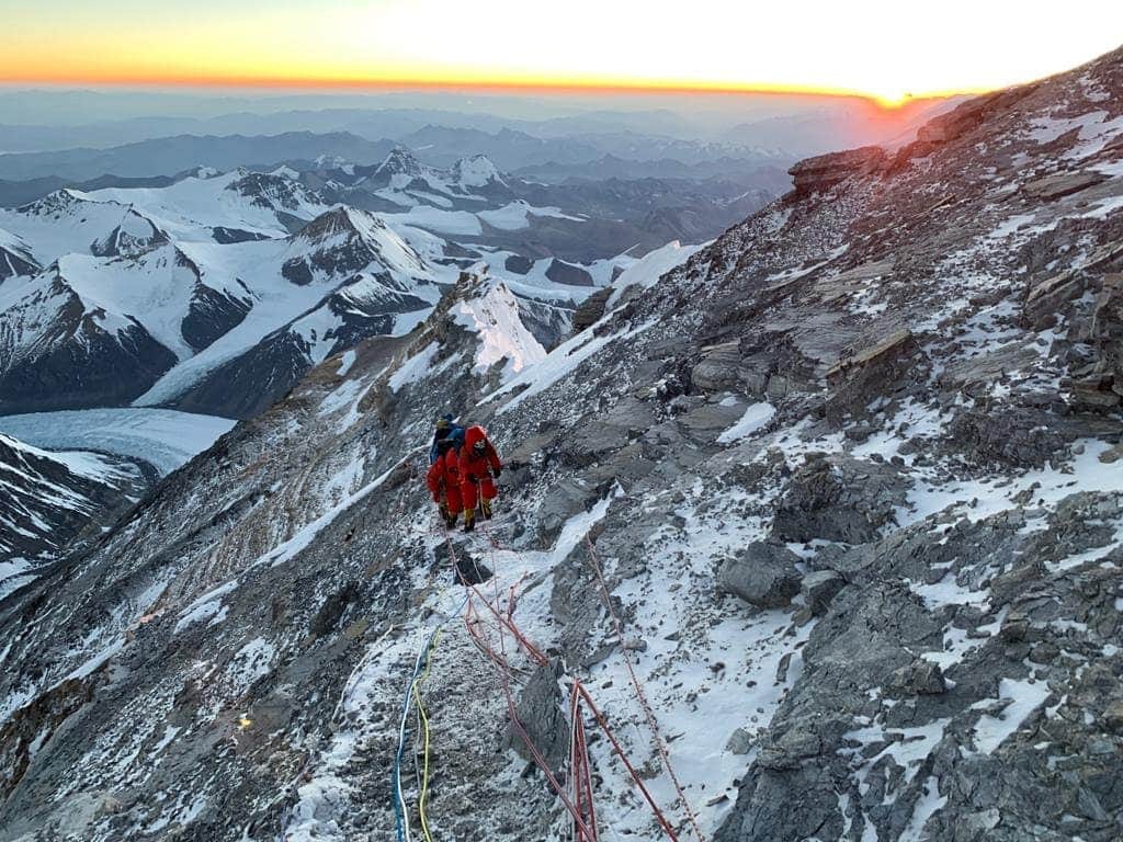 Cory Richardsさんのインスタグラム写真 - (Cory RichardsInstagram)「Congrats to @carolinegleich & @rob.lea members of the @alpenglowexpeditions Rapid Ascent team for their recent summit of Everest from the Tibetan side! Sick to watch this team rally hard and pull it off so seamlessly. Rob is gonna go ahead and swim the English Channel next...nbd. Be sure to give both of them a follow for more adventures from around the globe! #climbforequality」5月29日 13時57分 - coryrichards