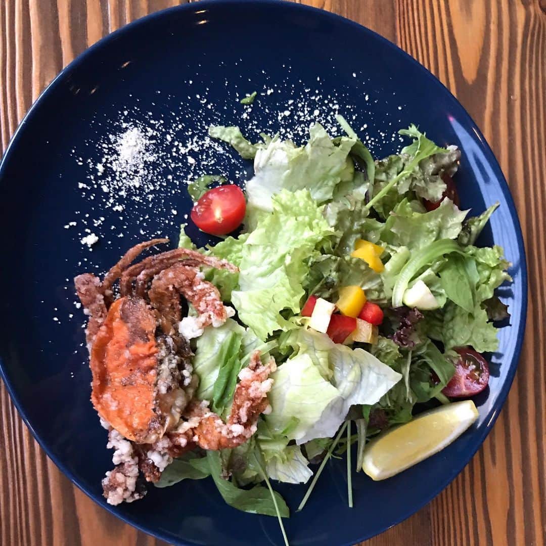 小谷あゆみさんのインスタグラム写真 - (小谷あゆみInstagram)「チーズケーキとスイーツ界で知らない人はいない #あまいけいき さんの誕生日チーズ会が三軒茶屋のバスク料理？と自然派ワインのお店 #Luz であり、あまいファンの一人として参加させていただきました あまいけいきさんおめでトゥイイーズ🧀 チーズケーキ🧀しっとりトゥイイーズ❣️ #食べあるキング #お店セレクトうまい友達ありがチーズ🧀」5月29日 13時58分 - vegeanaayu