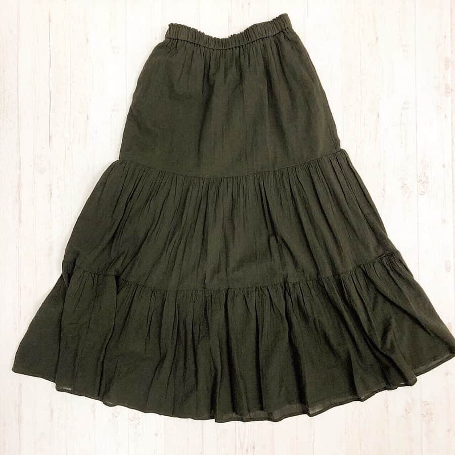 ユニクロ 銀座店さんのインスタグラム写真 - (ユニクロ 銀座店Instagram)「この夏のオススメは…  ロングスカート‼️‼️‼️ トレンドの#ティアード デザインが素敵な  #ティアードロングスカート  爽やかな薄手のコットン素材に、ウエストゴムで楽チン😚  これ一枚で、シンプルなTシャツコーデも華やかに🥰  ユニジョの皆さん  ユニクロのスカートコーデには→ #ユニクロスカート族  ユニクロコーデには → #uniqloginza2019ss を付けてね🙇✨ * *  ティアードロングスカート ¥2,990+消費税  商品番号:414219  #uniqloginza2019ss #夏コーデ #カジュアル #ユニクロの輪 #広がれユニクロの輪 #カジュアルコーデ #UNIQLO #UNIQLOGINZA #FASHION #outfit #ootd  #ユニクロ #ファッション #coordinate #ユニジョ#uniqloginza置き画くら部#uniqloコーデ」5月29日 14時06分 - uniqlo_ginza