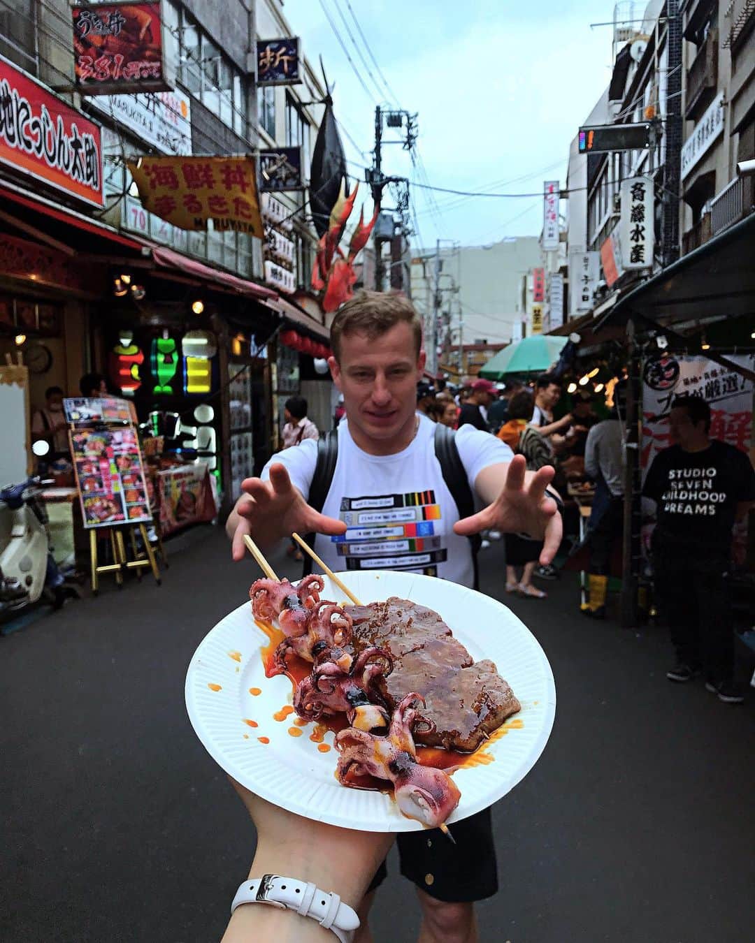 ノダリー・マイスラーゼのグルメインスタ