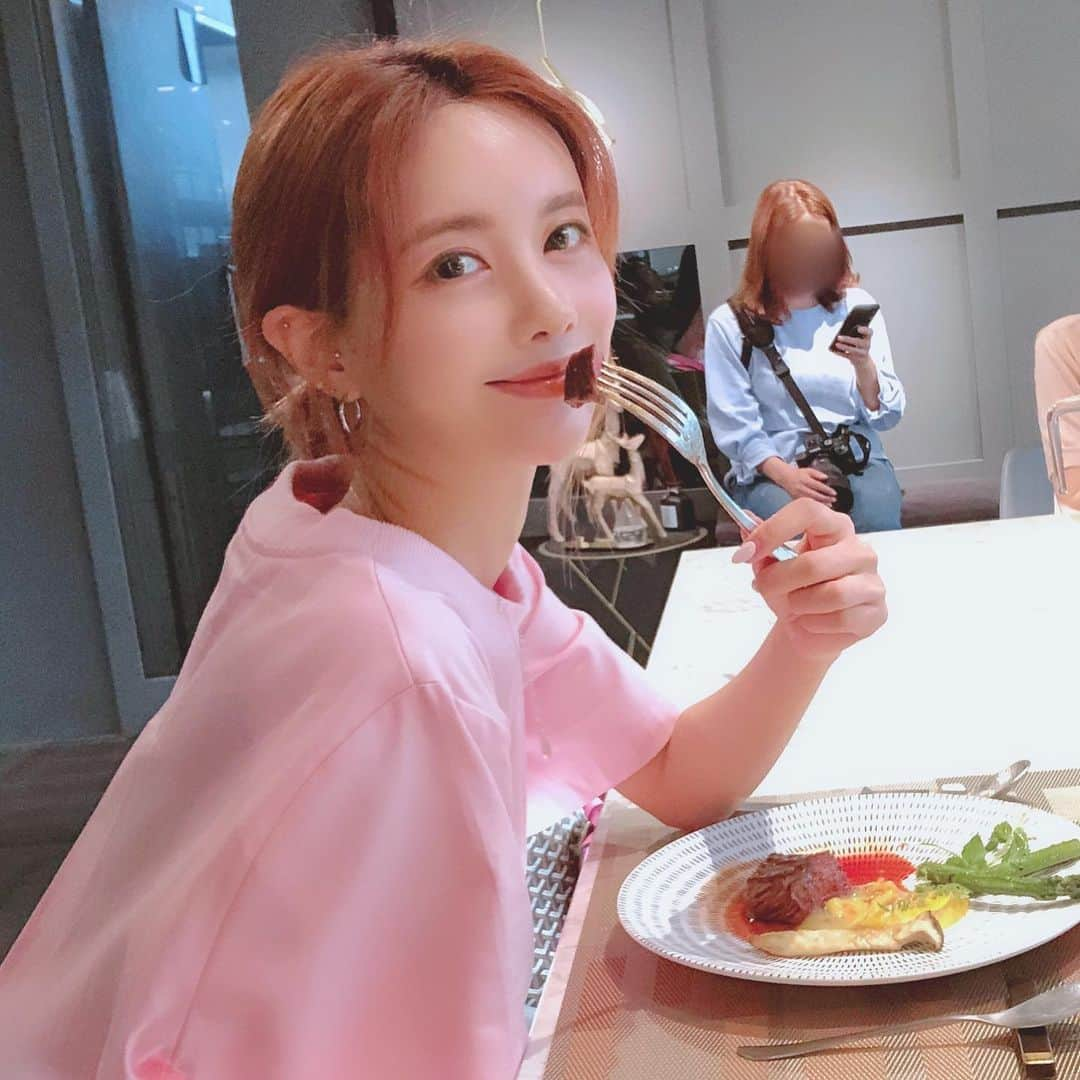 キュリ さんのインスタグラム写真 - (キュリ Instagram)「요리시연회 다녀왔어용😋🥗🥩🍽🍝🍮🍷 #참잘했어요 #맛있어요」5月29日 14時33分 - qtfreet