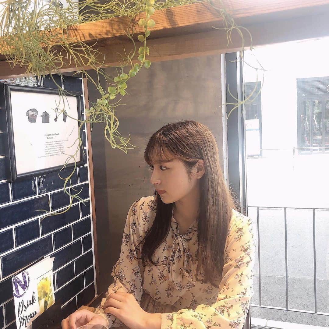 左伴彩佳さんのインスタグラム写真 - (左伴彩佳Instagram)「・ 髪がだいぶ伸びてきた🍃」5月29日 14時41分 - hidaaya_729