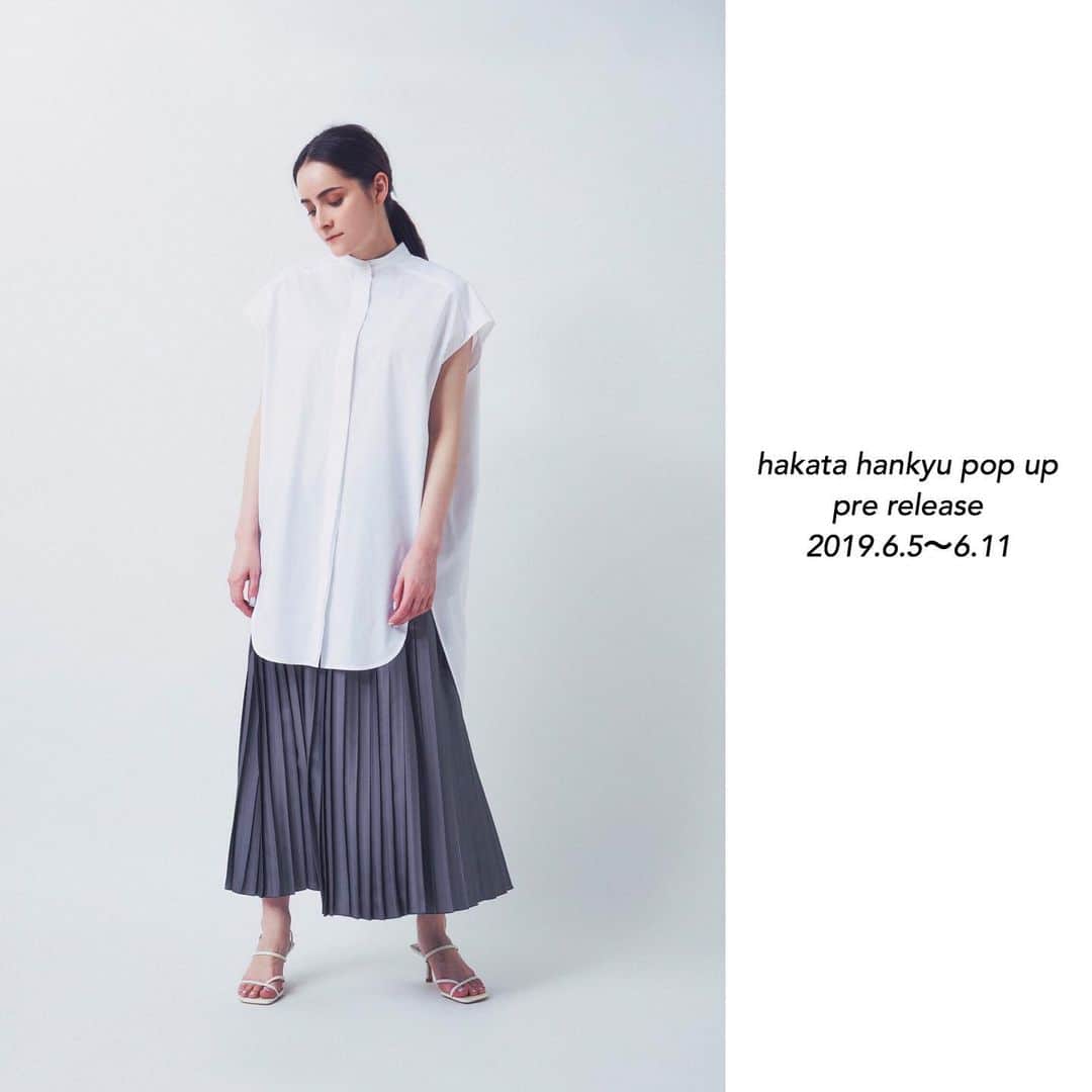 yoriさんのインスタグラム写真 - (yoriInstagram)「*博多阪急pop up shop入荷情報*﻿ ﻿ 6/5より開催されます博多阪急pop up shopにて入荷いたします先行発売商品をご紹介いたします！﻿ ﻿ ＊online shopへの入荷は6月下旬となっております。﻿ ﻿ #ノースリーブビックシャツ﻿ col.ホワイト﻿ size. free﻿ ¥21,000＋tax﻿ ﻿ #サテンプリーツスカート﻿ col. ピンク、グレー﻿ size. 36/38﻿ ¥19,000＋tax﻿ ﻿ 皆様のご来場心よりお待ちしております。﻿ ﻿ yori popup shop ﻿﻿ at 博多阪急﻿﻿ 6/5 wed～6/11tue﻿﻿ 日～木曜日　am10:00～pm20:00﻿﻿ 金・土曜日　am10:00～pm21:00﻿﻿ 〒812-0012 福岡県福岡市博多区博多駅中央街１－１﻿﻿ 博多阪急4階サニー＆ボーダーイベントスペース﻿  #yori_japan」5月29日 14時44分 - _y_o_r_i_