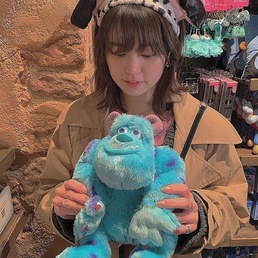 前田亜美のインスタグラム：「. . サリーの色合い好き。. . 私たまにブーに似てるって言われるんだ✌︎ﾜｶﾝﾅｲｹﾄﾞ. . #サリー #ブー #マイクの性格好き #モンスターズインク は5本の指に入るくらい好き」