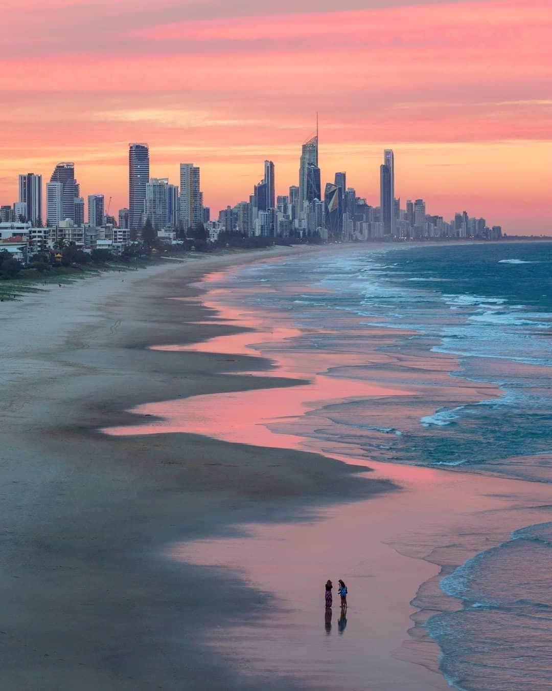 Australiaさんのインスタグラム写真 - (AustraliaInstagram)「This lucky trio really scored a top-notch #sunset for their stroll along the beach at @destinationgoldcoast! 🌇 We agree with @conormoorephotography that “after a day in the surf, it's not a bad way to end the day.” Walk along the stretch of sand between #MermaidBeach and #MiamiBeach at golden hour for impressive scenery,  complete with the city’s distinctive  #skyline as the backdrop. Pop into @fire_cue, @gemellinigc or @cambuswallace for dinner and drinks at #NobbysBeach afterwards.  #seeaustralia #thisisqueensland #wearegoldcoast #travel #sunsetlovers」5月29日 15時00分 - australia