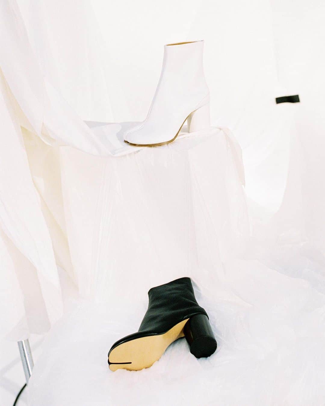 Maison Margielaさんのインスタグラム写真 - (Maison MargielaInstagram)「#MaisonMargiela #Tabi boots 📸 by @farfetch」5月29日 15時01分 - maisonmargiela