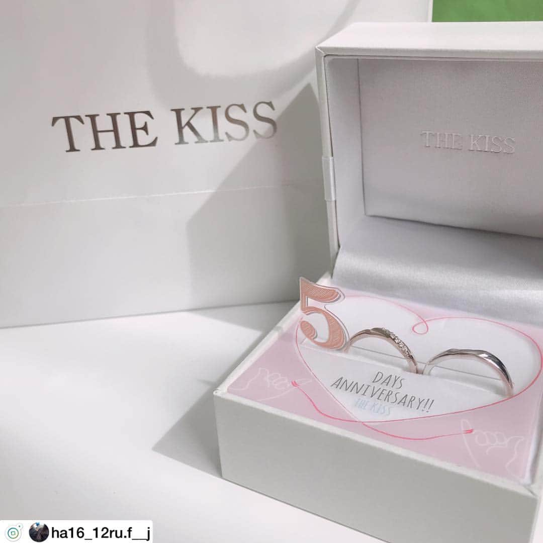 THE KISS_100日リングさんのインスタグラム写真 - (THE KISS_100日リングInstagram)「@thekiss_100_rings または #100日リング のタグを付けて投稿して下さった中で、素敵な写真を選ばせていただきました💍✨﻿ ﻿ ﻿ @ha16_12ru.f__j さま﻿ 500日記念日おめでとうございます。﻿ 素敵な投稿ありがとうございました！﻿ ﻿ #thekiss #100日リング  #ペアリング #pairring  #ジュエリー #アクセサリー #指輪 #100日記念日 #100日記念 #記念日 #記念日デート  #カップル #カップルフォト #커플 #일한커플 #한일커플 #100일기념 #커플링 #러브링 #커플사진 #커플스타그램 #러브스타그램 #링 #반지」5月29日 15時14分 - thekiss_100_rings