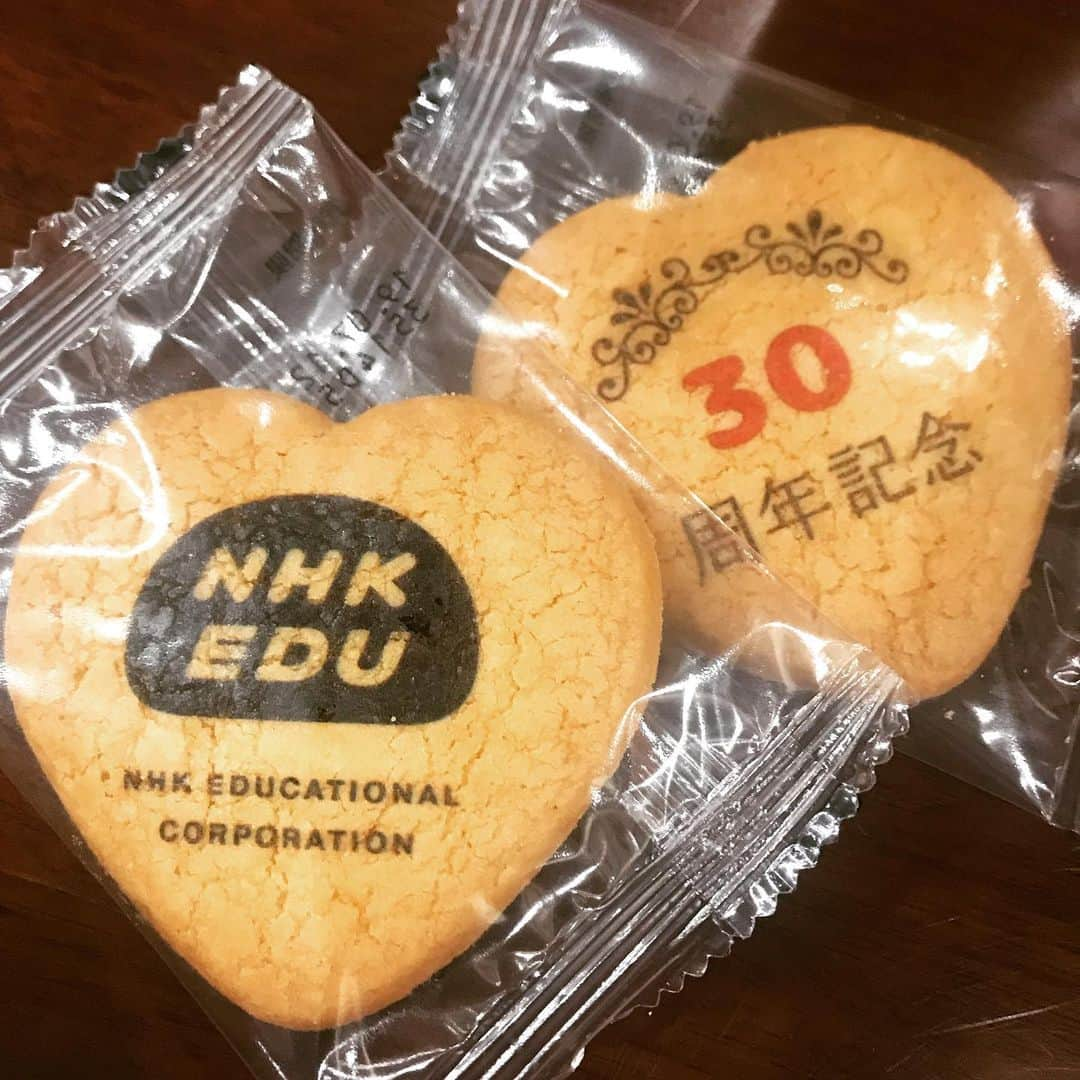 関根麻里さんのインスタグラム写真 - (関根麻里Instagram)「30周年おめでとうございます！ #NHKエデュケーショナル 📻 #エンジョイシンプルイングリッシュ これからもよろしくお願いします！  #NHK #NHKラジオ 第2 #NHKゴガク #EnjoySimpleEnglish #英語 #英会話 #English #関根麻里」5月29日 15時15分 - marisekine