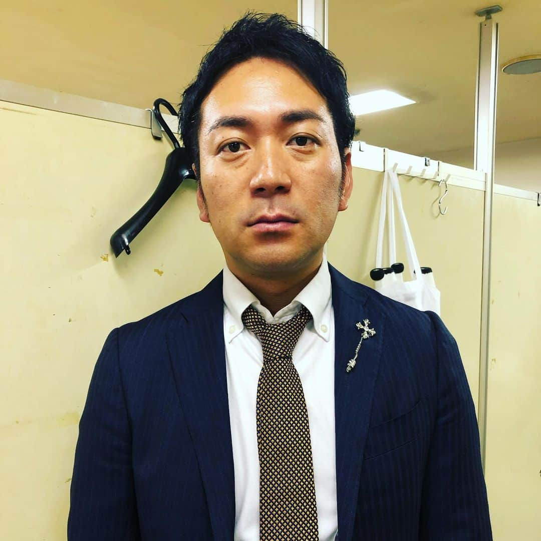 武智正剛さんのインスタグラム写真 - (武智正剛Instagram)「今日から連泊でルミネ。焼きそば食べてたら仮歯が割れて取れました。 #せっかくの東京 #歯がない #ついてない #軽い天罰 #ついてない #歯も付いてない #FUJIWARA藤本さんに #因果応報やと言われました #まだ序章に過ぎないと #最終的には #死ぬんちゃうかと # # # #すいませんでした #スーパーマラドーナ武智」5月29日 15時59分 - supamaradonatake