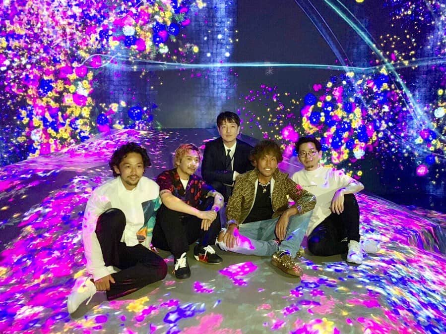 朝日光輝さんのインスタグラム写真 - (朝日光輝Instagram)「✨TOKIO INKARAMI × team Lab✨ とても楽しい時間でした✨  皆様！ありがとうございました🙏✨ * * * * * * * * * #hairshow #hairshows #ヘアーショー #TOKIOSTARSDAY #チームラボ #teamlab #ボーダレス #TOKIOトリートメント #TOKIOINKARAMI #TOKIOインカラミ #トキオインカラミ #インカラミ #TOKIOIE #ヘアケア #イフイング #TOKIOSTARS #美容 #サロンシャンプー #サロントリートメント #ドクタージュニア #DrJr #ヘアスタイル  #art #interactiveart  #artinstallation  #artexhibition  #futurepark  #chinatravel  #guangzhouart  #アート」5月29日 21時37分 - mitsuteru_asahi