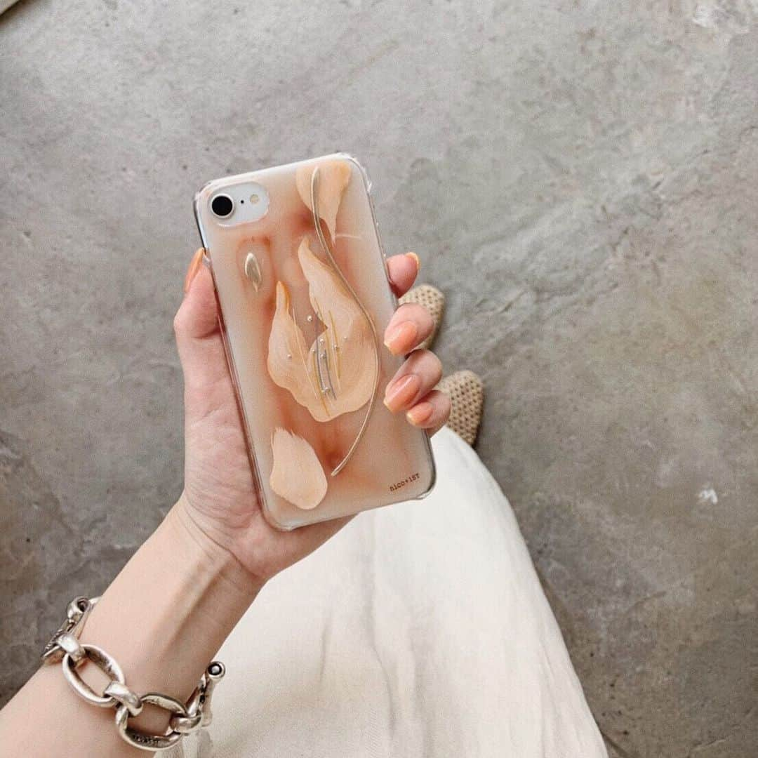 ムサシさんのインスタグラム写真 - (ムサシInstagram)「. 📱new iPhone case  𓂅𓂅 この色合いがほーんまにツボ ❤︎ 可愛すぎてずっと見てられる🤤 . #iPhonecase #nicoist」5月29日 21時38分 - ___musashi.___