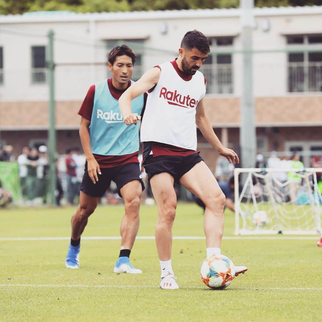 ダビド・ビジャさんのインスタグラム写真 - (ダビド・ビジャInstagram)「⚽️7️⃣💪🏻 #visselkobe #japan #jleague #teamvos #adidasfootball」5月29日 16時13分 - davidvilla