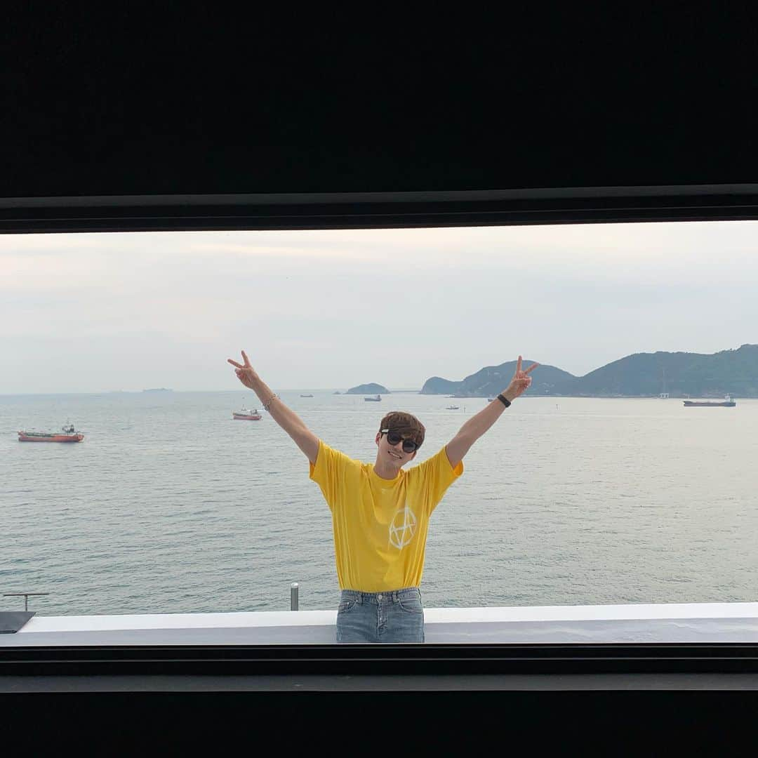 ペク・ミニョンさんのインスタグラム写真 - (ペク・ミニョンInstagram)「Healing day🖼」5月29日 16時15分 - minhyun_112