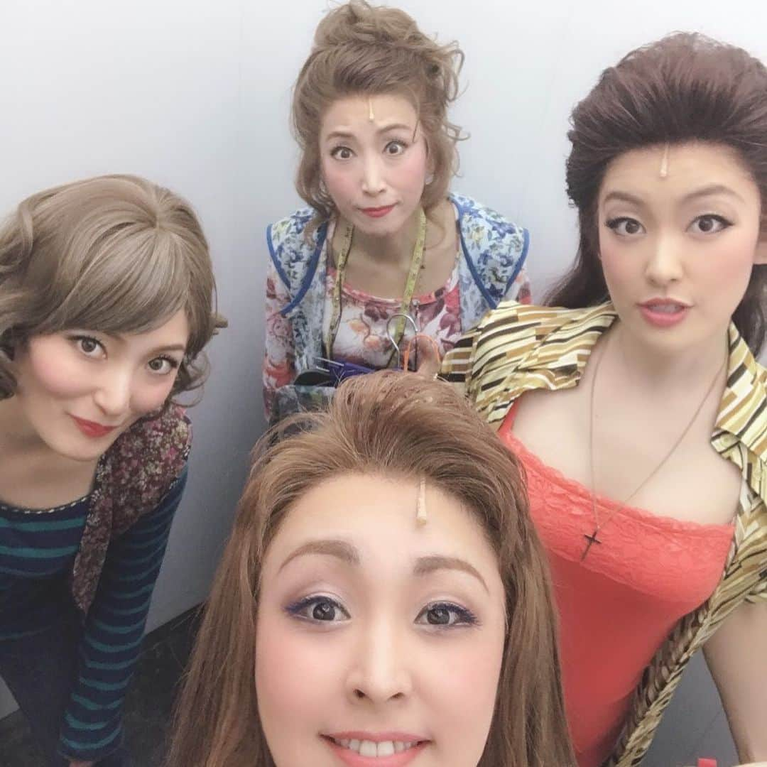 丹羽麻由美さんのインスタグラム写真 - (丹羽麻由美Instagram)「キンキーブーツ 全45公演終了しました。 一生の宝物になるような時間をありがとうございました😭❤️ #kinkyboots #kinkybootsjp  #キンキーブーツ  #priceandson  #justbe #gemmalouise」5月29日 16時18分 - mayumi912