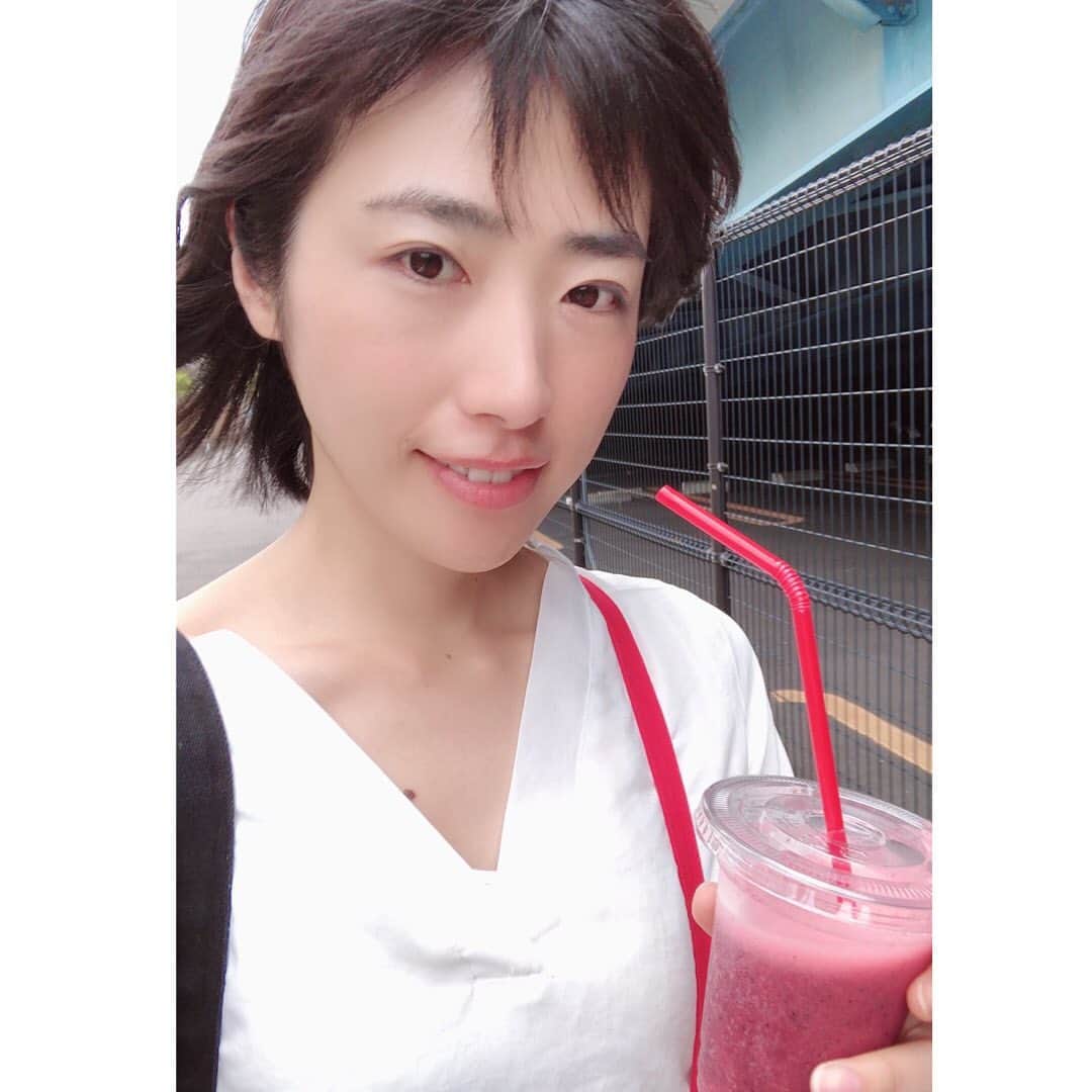 馬渕史香のインスタグラム：「空は雲多めやけど、風がきもちいー」