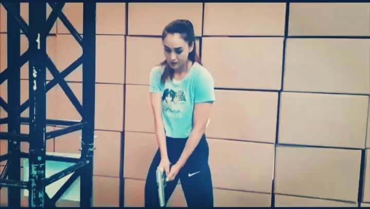 リンジー・モーガンのインスタグラム：「Linda Hamilton, this one’s for you X. . . . Learning some new tricks... . . . *This is a prop, I strongly believe in gun safety & proper fire arm training *」